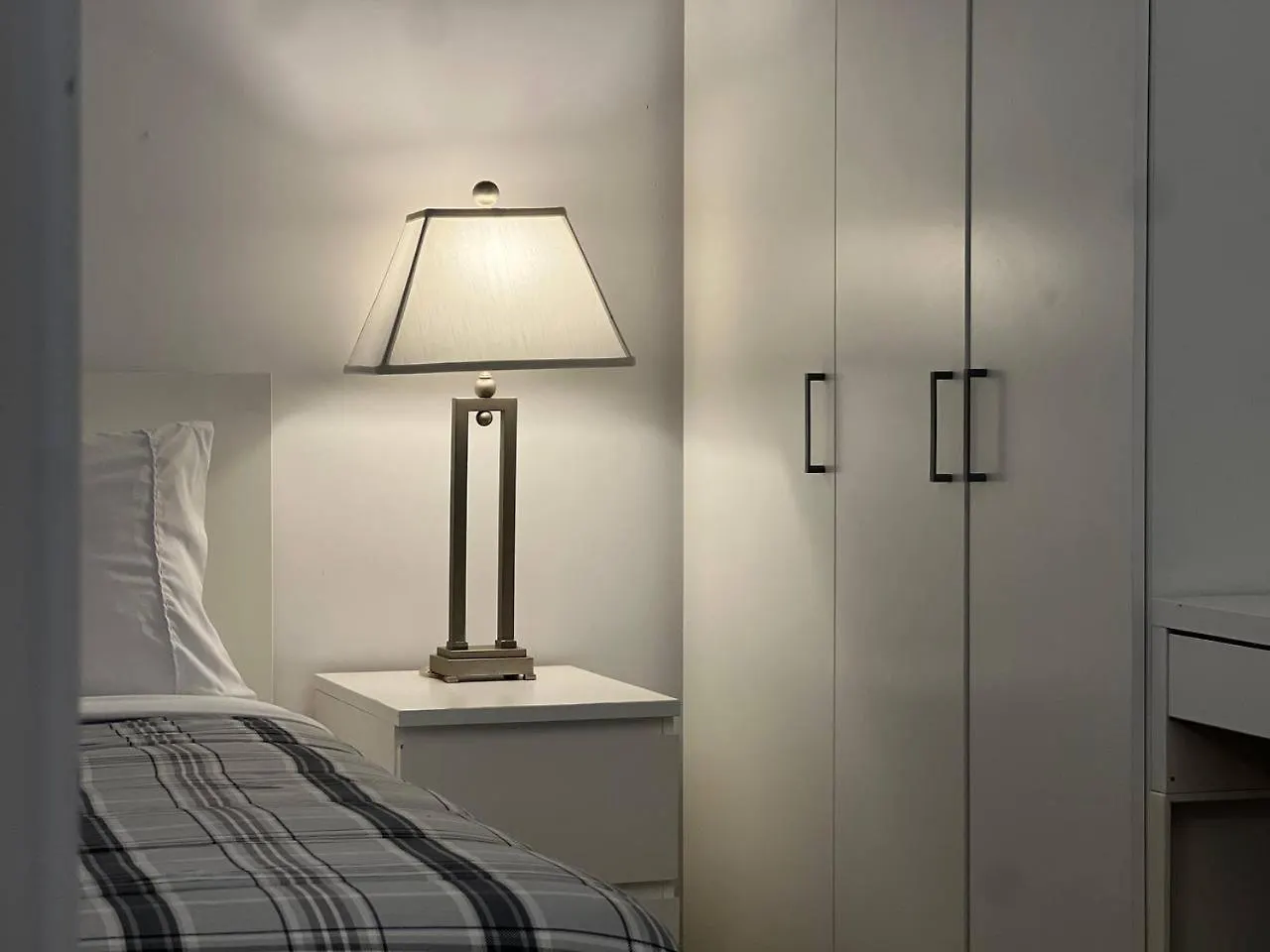 Apartment Modern Oasis In The Core Toronto Canada